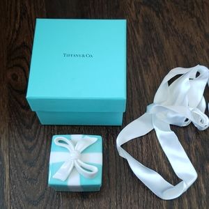 Tiffany & Co. small ceramic jewelry box